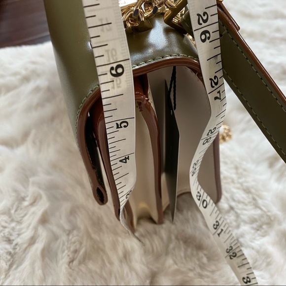 NWT Metal Chains Shoulder Bag - Picture 13 of 14